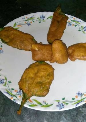 A picture of Spinach leaf fritters.
