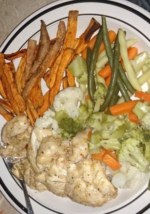 A picture of Healthy Bulking Chicken and veggie.
