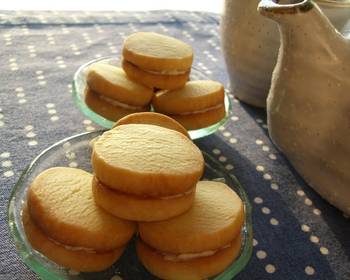 Unique Cuisine Milk Sandwich Cookies with Cream Filling Yummy