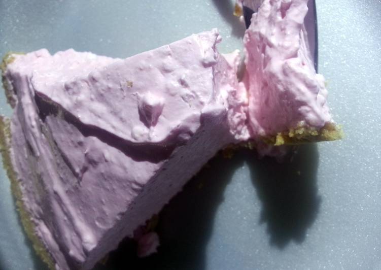 How to Prepare Quick Pink Lemonade Ice Box Pie