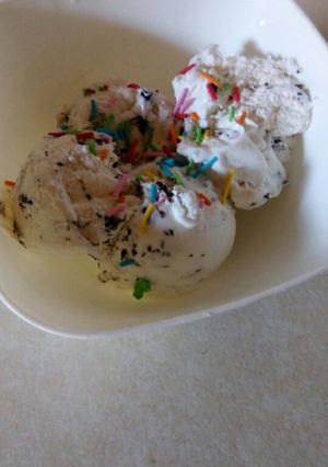 A picture of Vanilla ice cream.