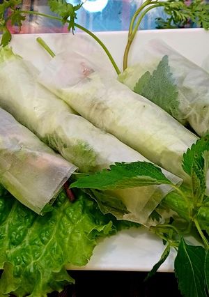 Hình của món Bánh tráng cuốn cá hấp.