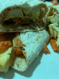 Una foto de Burrito de pollo y verduras🌮🌮
