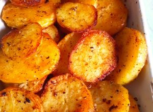 Une photo de Pommes de terre crousti-fondante au four
