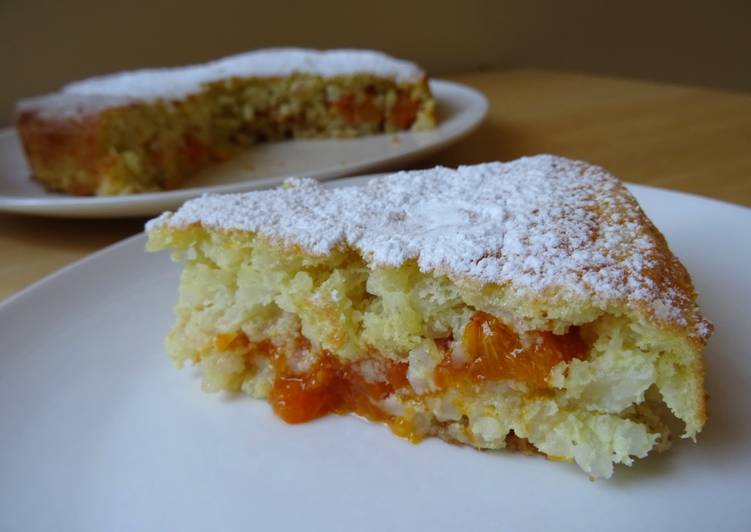 Recetta di Fatto in casa TORTA DI RISO con albicocche