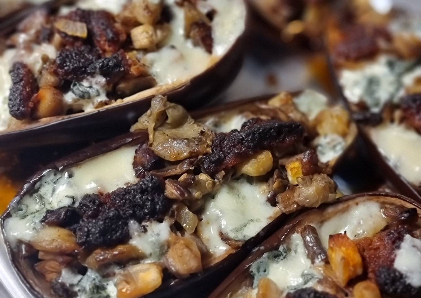 Berenjenas rellenas de setas y sobrasada