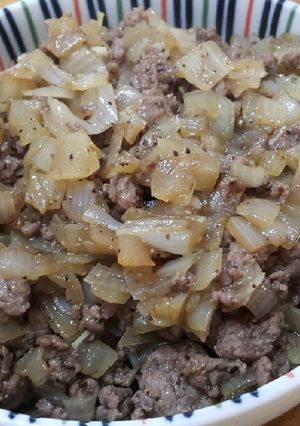 A picture of Black Pepper Ground Beef with Onions.