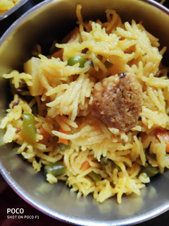 सोया वेज पुलाव (Soya veg Pulao recipe in Hindi) रेसिपी मुख्य फोटो