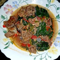 A picture of Tumbukiza (beef and spinach).