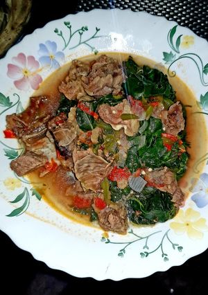 A picture of Tumbukiza (beef and spinach).