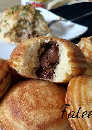 A picture of Nutella stuffed mini pan cake.