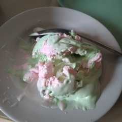 รูปของ Es krim ala kadarnya