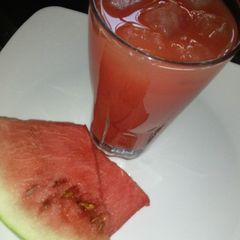 A picture of Watermelon lemonade.