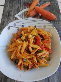 Una foto de Macarrones con verduras