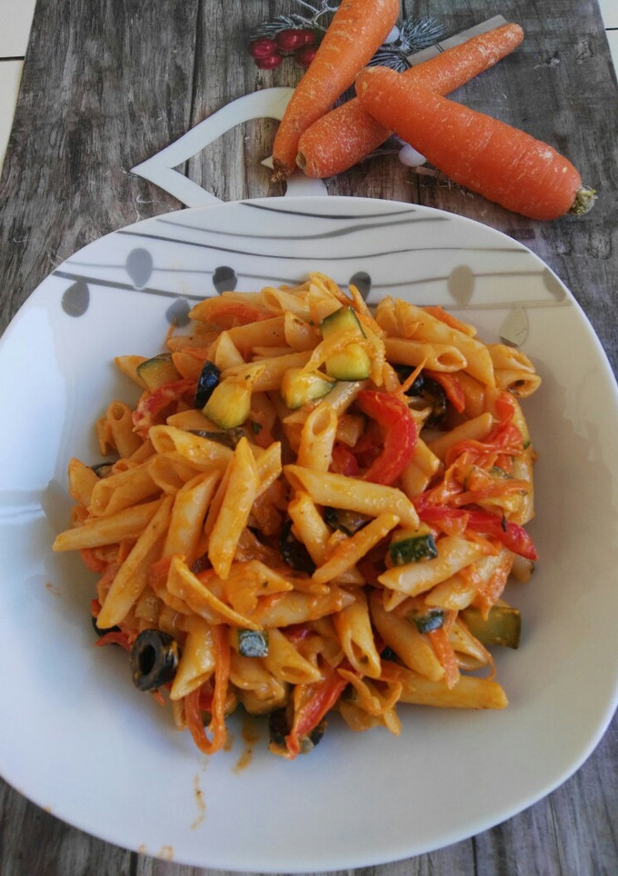 Una foto de Macarrones con verduras