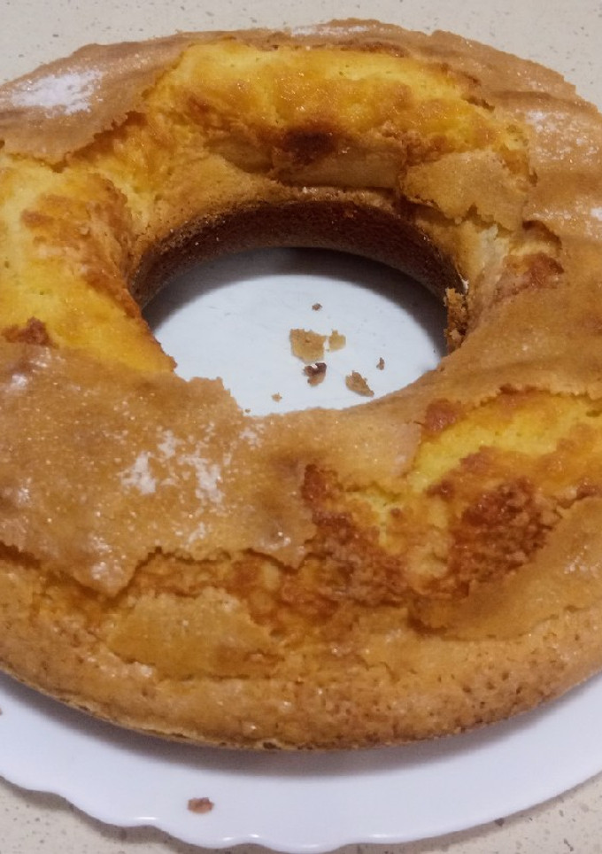 Una foto de Bizcocho de yogur de limón con marie brizard