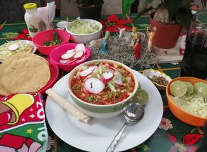 Una foto de Menudo pozolero a mi estilo