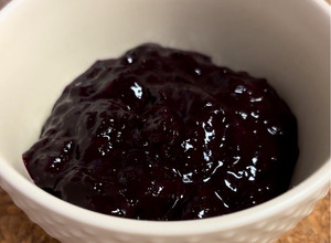 Foto principal de Salsa de arándanos para carnes o canapés de Navidad