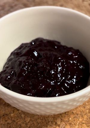 Una foto de Salsa de arándanos para carnes o canapés de Navidad