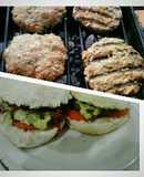 Hamburguesas de paleta de cerdo y guacamole