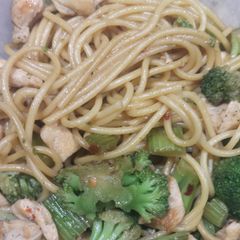 A picture of Easy chicken Lo Mein.