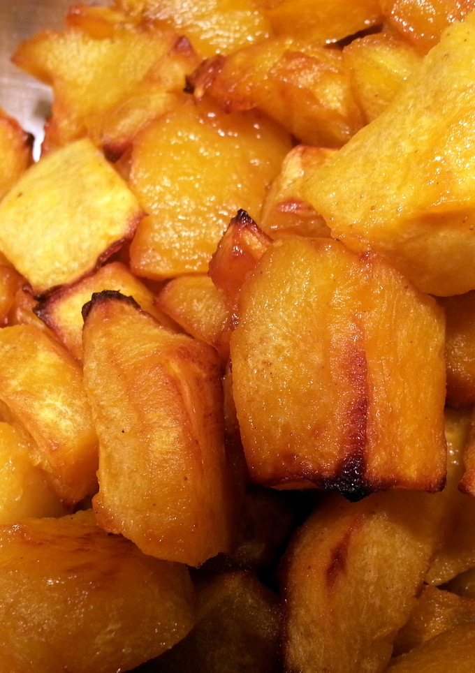 A picture of Glazed Acorn Squash.