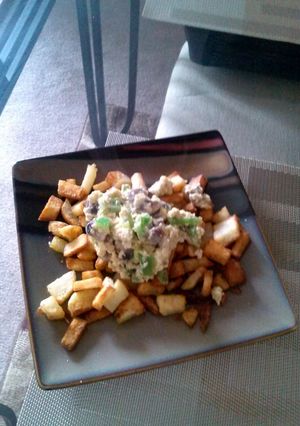 A picture of Simple eggs and potatoes.
