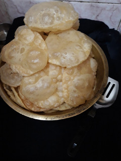 ফুলকো লুচি (phulko luchi recipe in Bengali) রেসিপির প্রধান ছবি