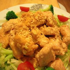 A picture of An Inexpensive Feast Made with Chicken Breast Deep-Fried Chicken with Mayonnaise.