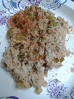 A picture of Simple tuna salad.