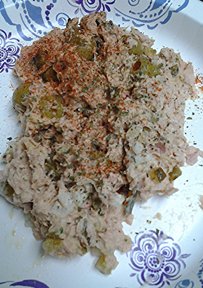 A picture of Simple tuna salad.