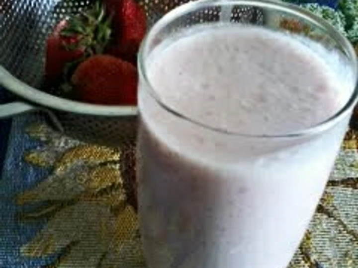 Easy Ways Prepare|Recipe} Strawberry Smoothie the Can Spoil the Tongue, Can Pamper Your Tongue