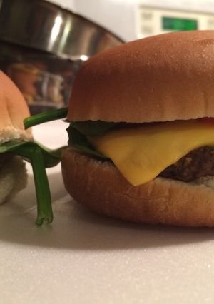 A picture of Cheeseburger Florentine.