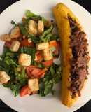 Canoa de plátano rellena de carne