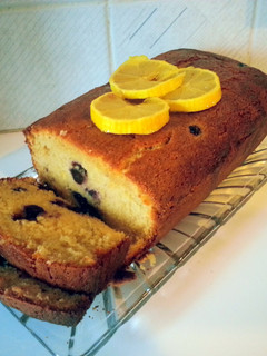 A picture of Lemon blueberry cake.