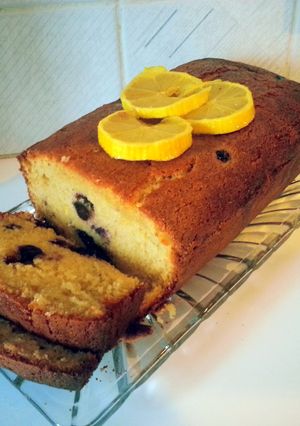 A picture of Lemon blueberry cake.
