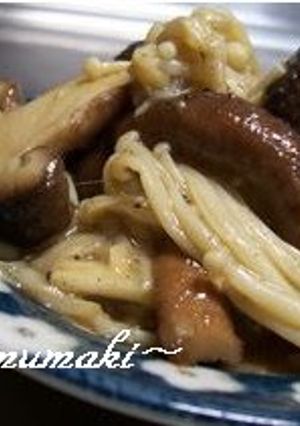 A picture of Sautéed Mushrooms with Garlic & Butter.