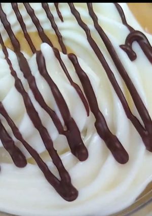 Una foto de Mousse de dulce de leche en frascos