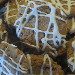 A picture of ICED OATMEAL COOKIES.