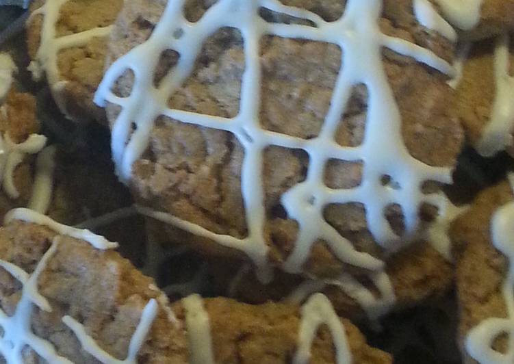 ICED OATMEAL COOKIES