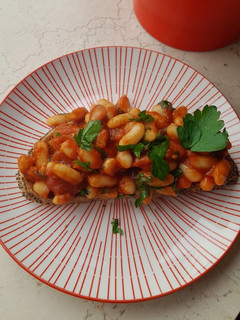 A picture of Beans on toast my way.