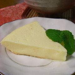 A picture of Easy & Healthy Cheesecake in a Ricecooker.