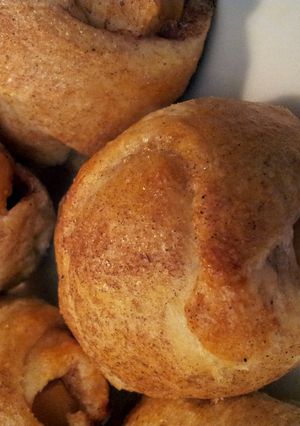 A picture of Cinnamon Apple Crescents.