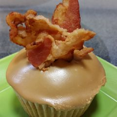 A picture of Maple Bacon Cupcakes.