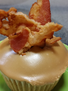 A picture of Maple Bacon Cupcakes.