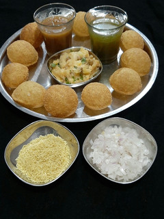 પાણીપુરી (panipuri recipe in gujrati) રેસીપી મુખ્ય ફોટો