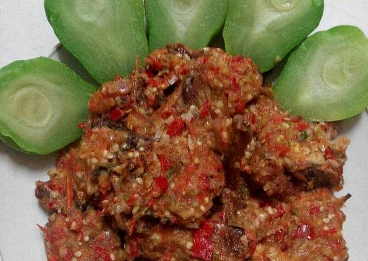 Resep Penyet ayam super pedass Lezat