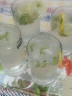 A picture of Lemonade /nimboo sikanji.