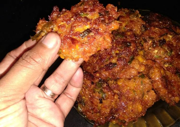 Cara Gampang Membuat Pelas(dadar jagung/bakwan jagung) yang Lezat