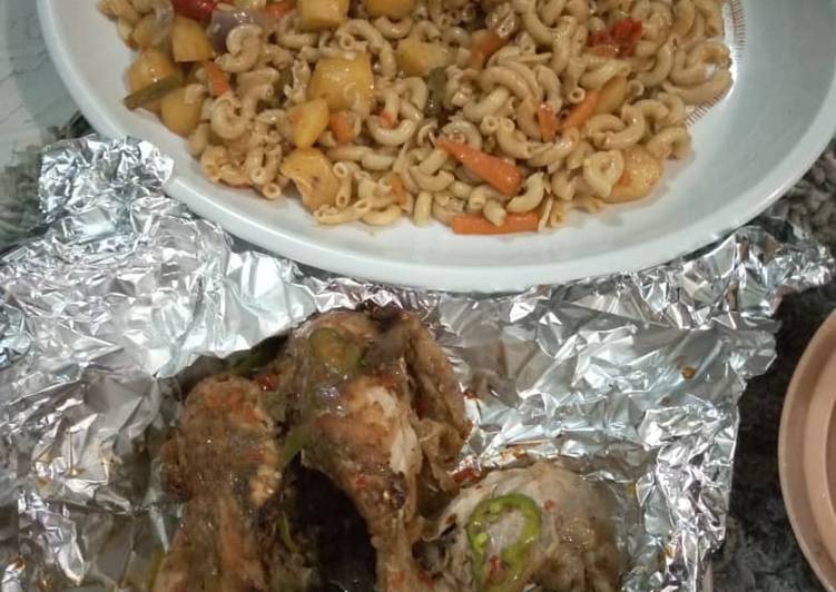 Jallop macaroni with baked chicken